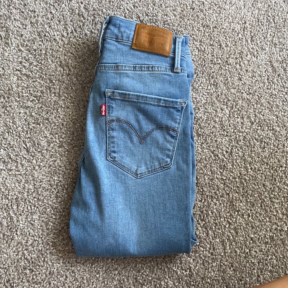 Women’s Levi Super Skinny Jeans 720